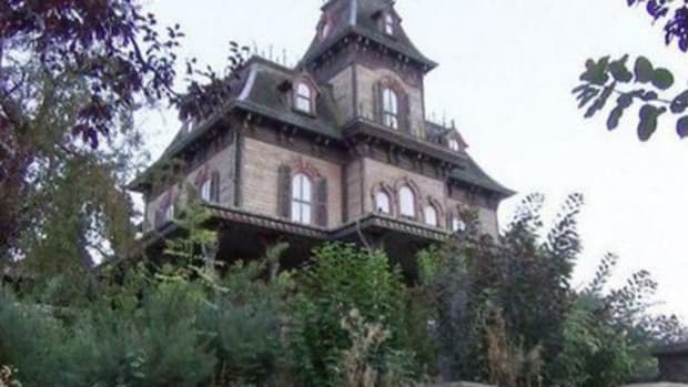 Disneyland Haunted House Closed After Officials Make Disturbing Discovery Inside Promo Image