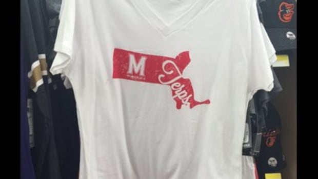 Walmart Uses Wrong State For University T-Shirt (Photos) Promo Image