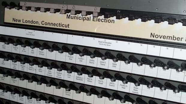 Illinois To Enact Automatic Voter Registration Promo Image