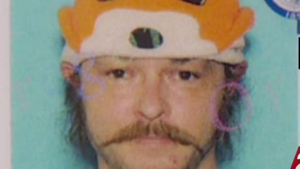 Oregon Man Allowed To Wear Fox Hat In ID Photo (Photos) Promo Image