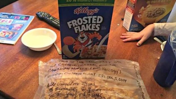 Man Finds Sad Note Inside Box Of Kellogg's Cereal    Promo Image