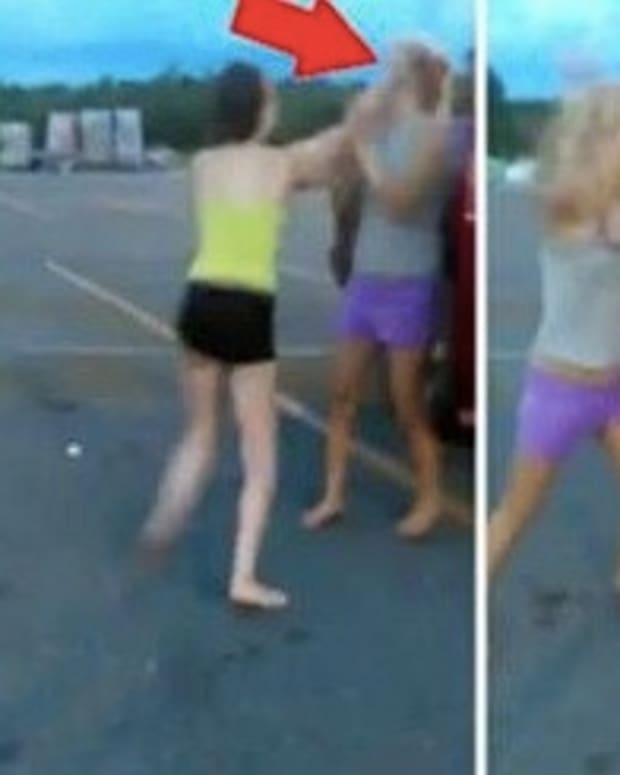 Viral Video Shows Two Women Brawling In Parking Lot Video - Opposing 