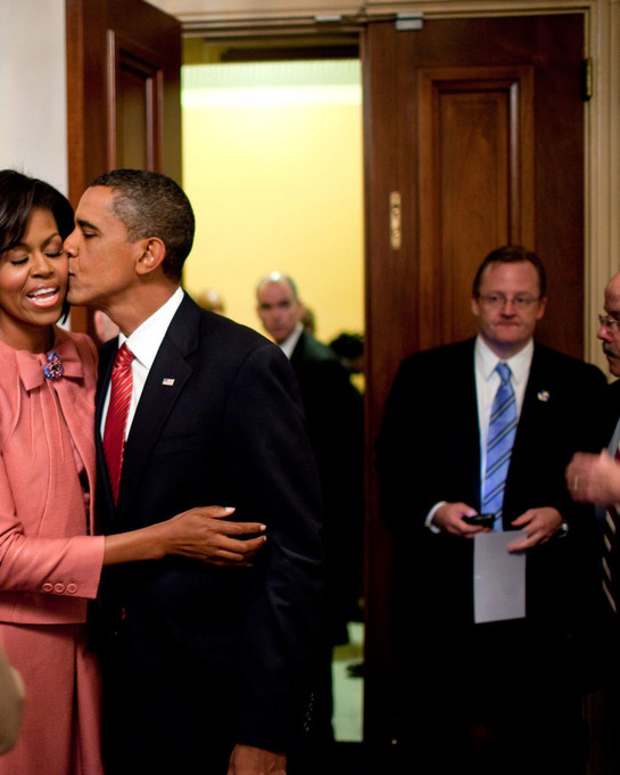 Barack And Michelle Obama Portraits Revealed (Photos) Promo Image