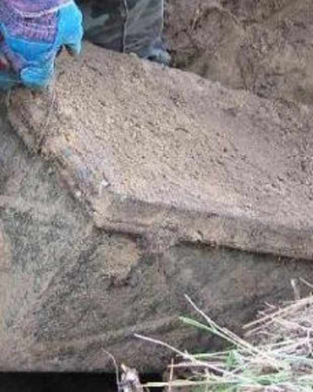 Man Parks WWII Tank In Front of House, HOA Not Happy (Photos