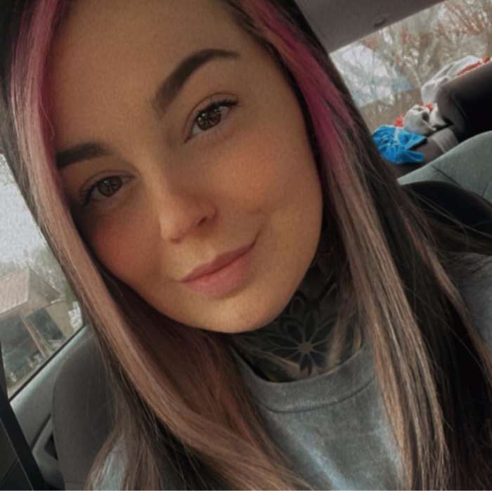 Selfie of Amanda Foster posted on her Facebook, Photo Credit: Amanda Foster/Facebook