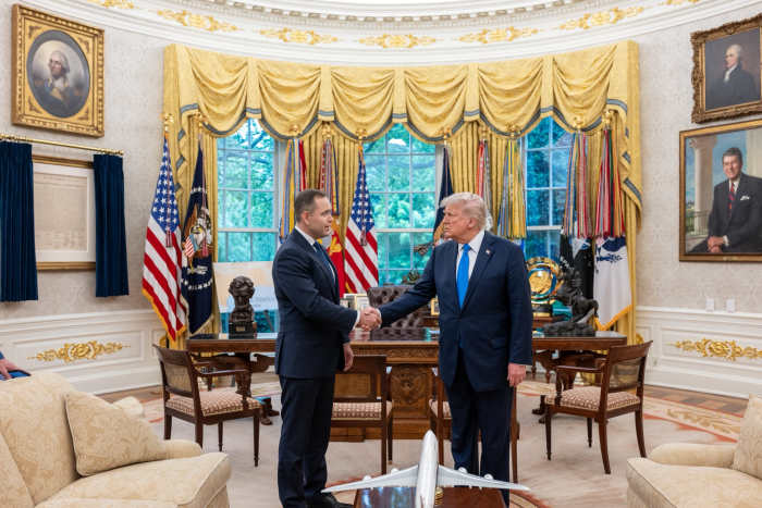 US President Donald Trump and President of Poland Karol Nawrocki shake hands in the Oval Office, Photo Credit: #Nawrocki2025/X