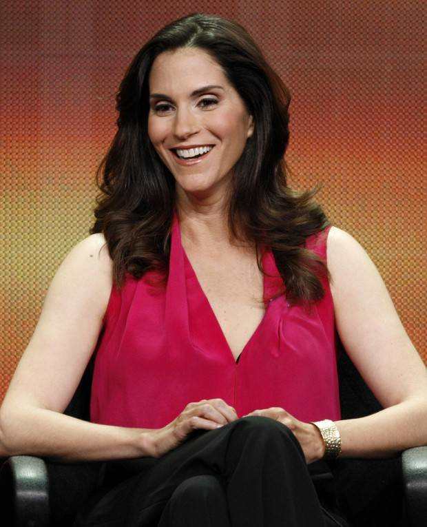 Jami Gertz speaking onstage, Photo Credit: Rana./X