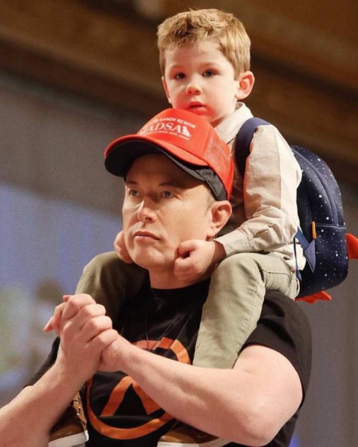Elon Musk with his son Lil X, Photo Credit: Tesla Owners Silicon Valley/X