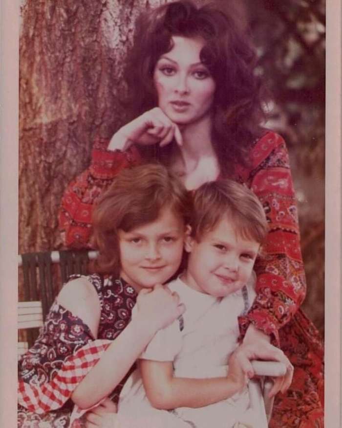 A young Naomi Judd posing with her daughters, Wynonna and Ashley Judd, Photo Credit: