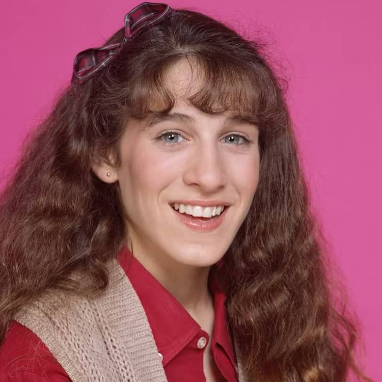 Sarah Jessica Parker during her role in the 1980s sitcom Square Pegs, Photo Credit: 90sanxiety/Instagram