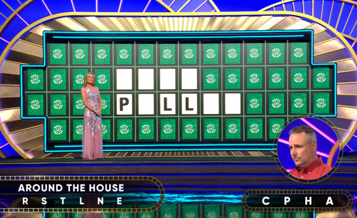 Show hostess Vanna White in a 'Wheel of Fortune' episode, Photo Credit: Wheel Of Fortune/Youtube