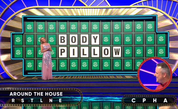 Show hostess Vanna White in a 'Wheel of Fortune' episode, Photo Credit: Wheel Of Fortune/Youtube