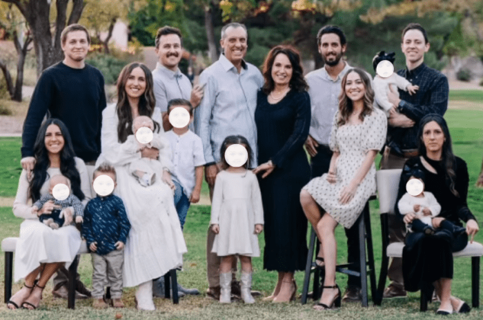 Amanda Cooper's family photo that sparked controversy online, Photo Credit: amandak_cooper/Instagram