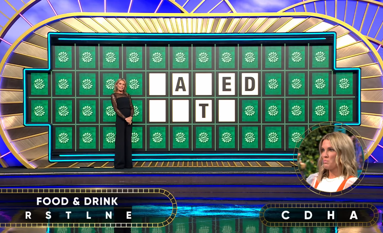 Show hostess Vanna White in a 'Wheel of Fortune' episode, Photo Credit: Wheel Of Fortune/Youtube
