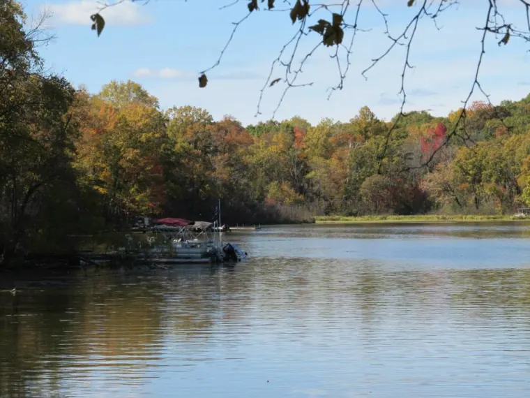 River creature with enormous claws freaks out Mississippi kayakers