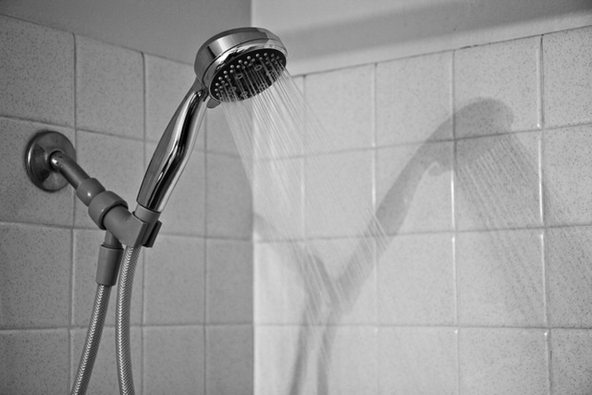 I Was Absolutely Disgusted Woman Finds Hidden Camera In Shower Vent 