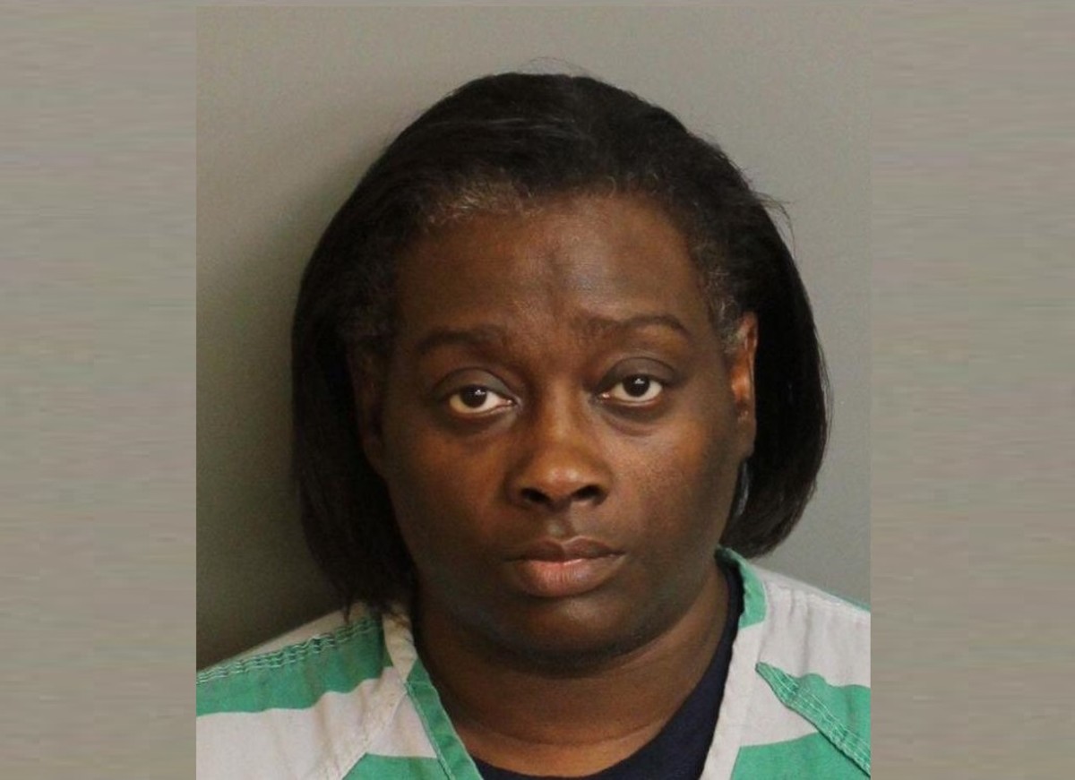 Alabama Teacher Charged After Allegedly Stealing 11 iPads From Her