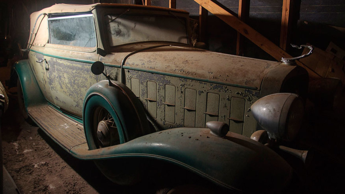 Pre-War Automobiles Worth $700K Found In Texas Barn Up For 
