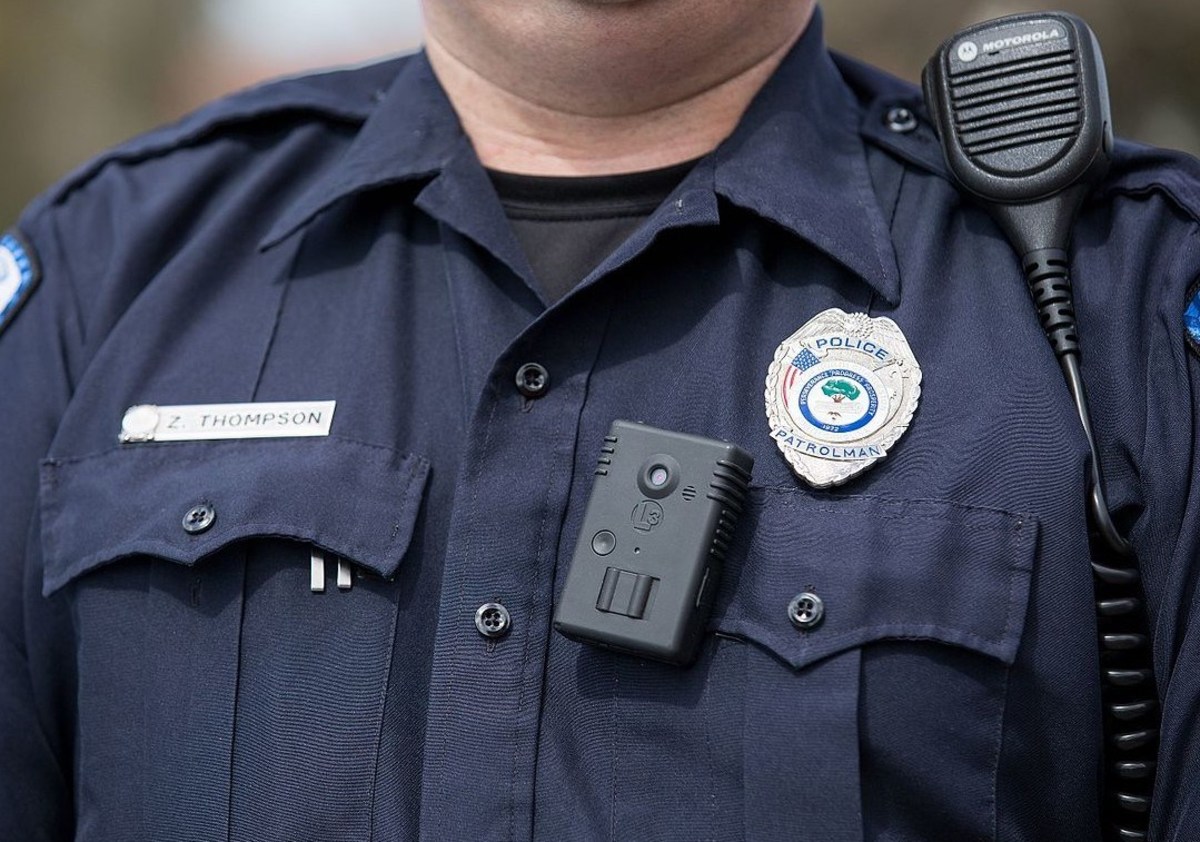 Seattle Mayor Orders City Police To Wear Body Cameras Promo Image