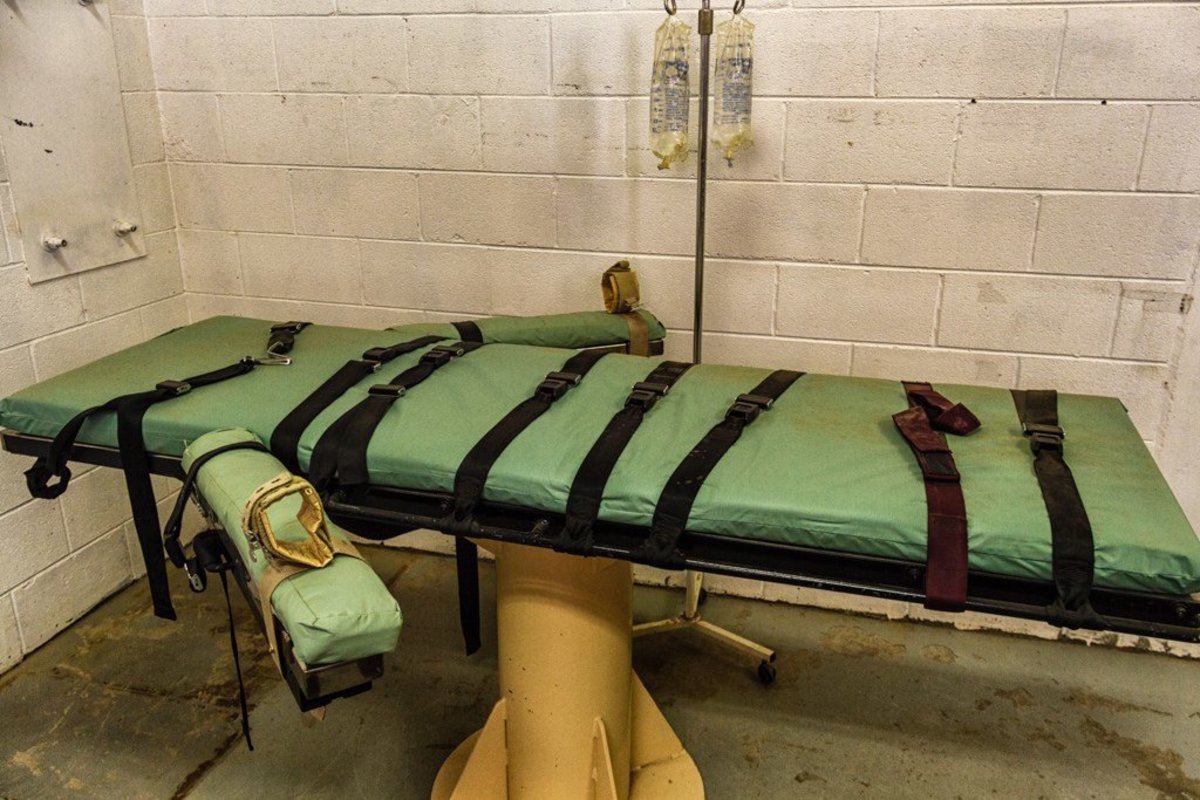 death penalty is sentencing the defendant Capital punishment in pennsylvania a separate hearing must take place for this defendant to be put on death row when the prosecution seeks the death penalty, the sentence is decided by the jury and must be unanimous. death penalty is sentencing the defendant Capital punishment in pennsylvania a separate hearing must take place for this defendant to be put on death row when the prosecution seeks the death penalty, the sentence is decided by the jury and must be unanimous.