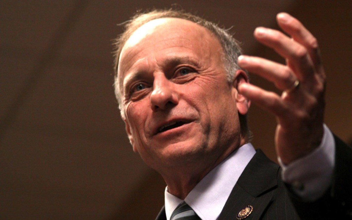 Rep. Steve King: Investigate Anthony Weiner, Not Trump (Video)  Promo Image