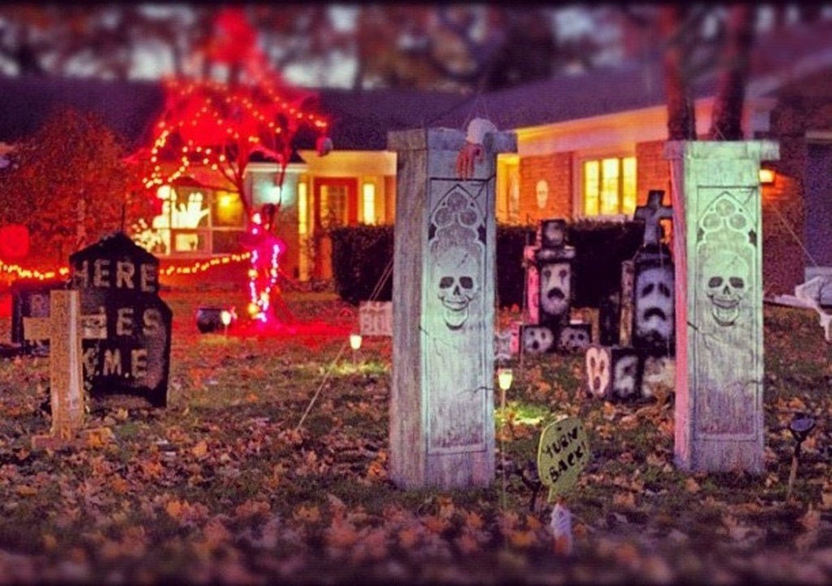 Police Tell Sex Offenders Not To Decorate For Halloween Promo Image