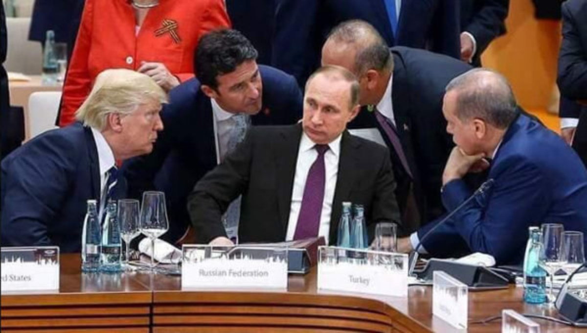 Fake Picture Of Trump And Putin Goes Viral (Photos) Promo Image