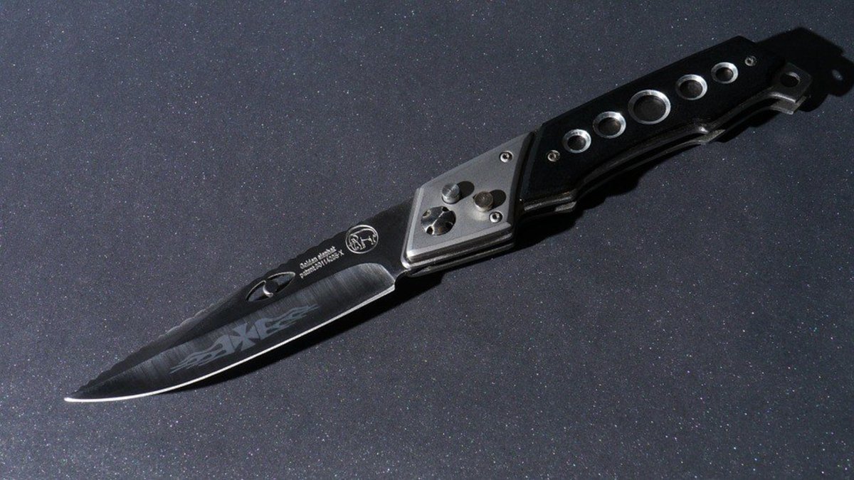 Student Suspended Over Pocket Knife (Photos) Promo Image
