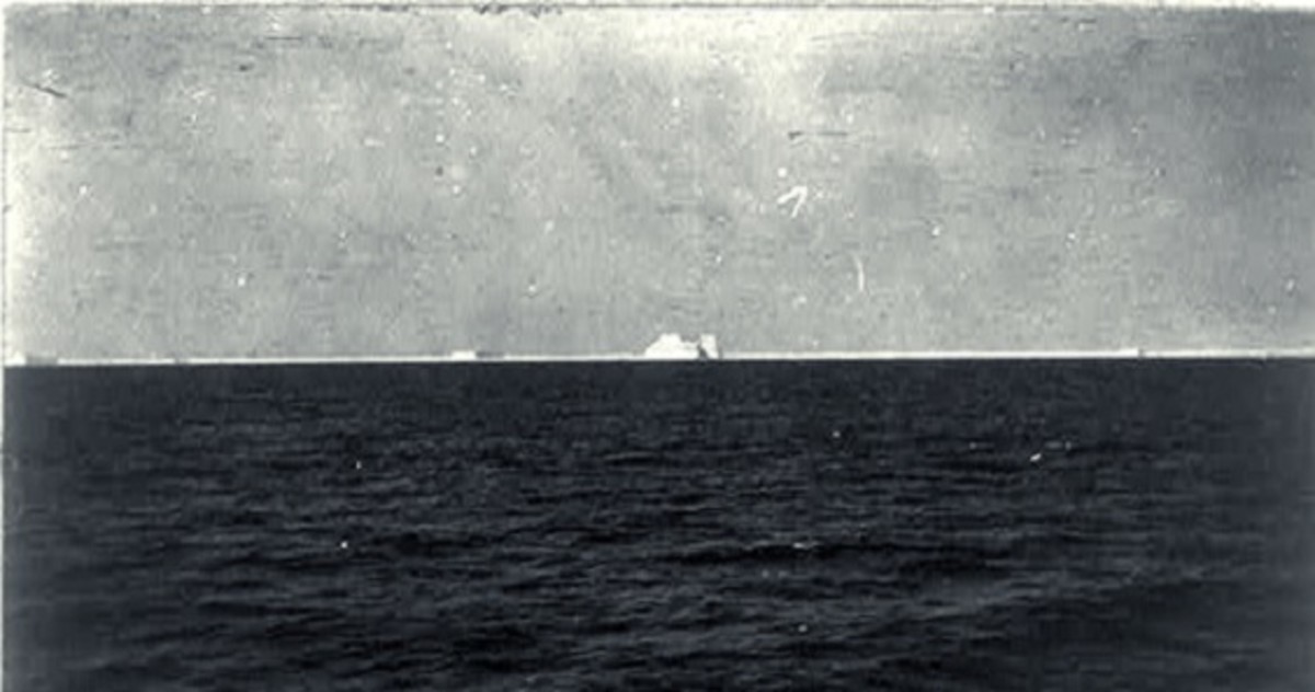 Picture: Iceberg that Sank the Titanic - Opposing Views