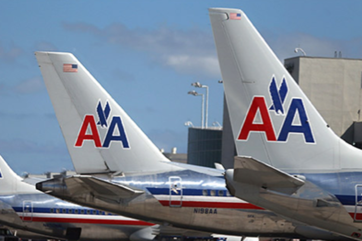 Woman Kicked Off Plane for Singing Whitney Houston Song (Video