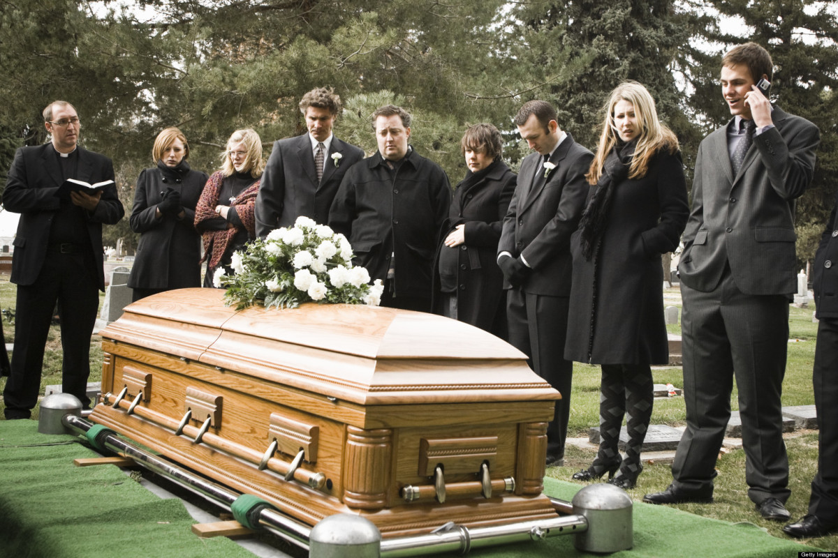 Funeral Home Worker Passes Out After 92-Year-Old Woman Opens Her Coffin And...