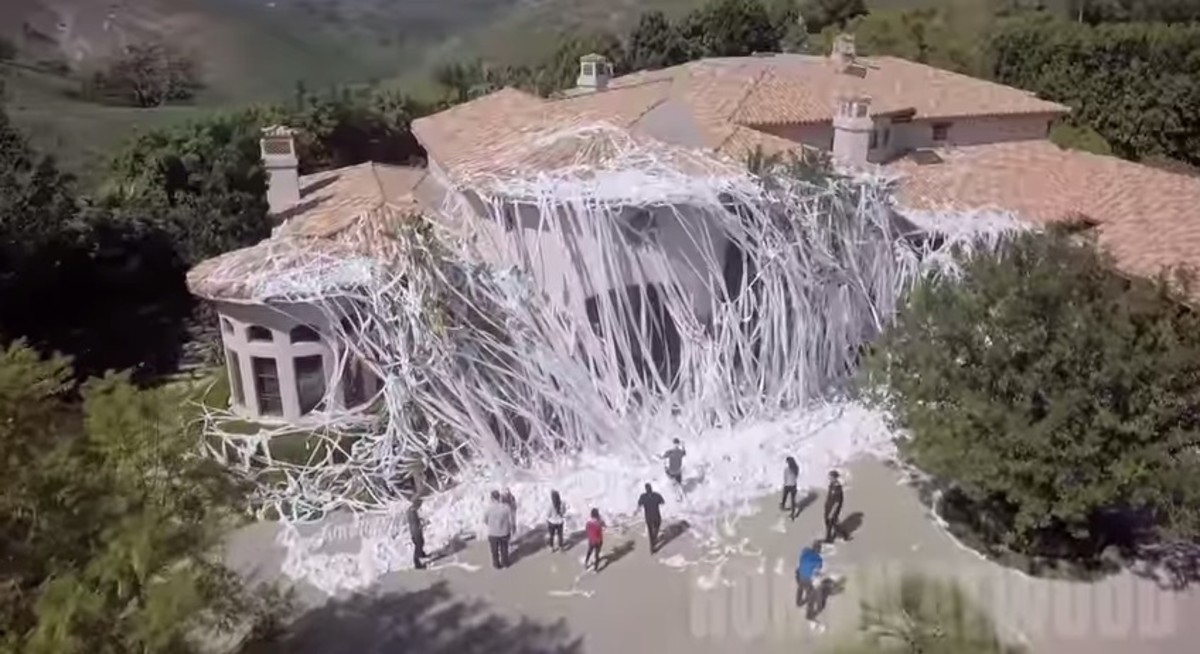 Prankster Roman Atwood Pulls Epic Toilet Paper Prank On ...