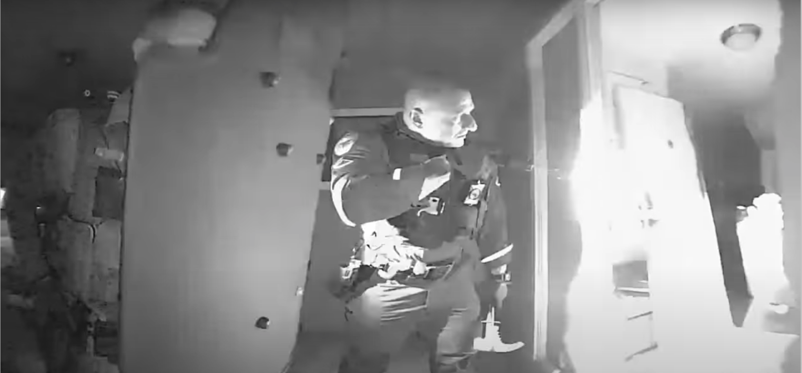 Police Knock Down Family's Door And Take Child In Raid After Parents Didn't Follow Doctor's Orders - Vimarsana News