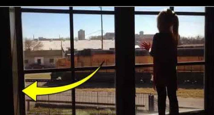 Little Girl Waves To Passing Train Every Day, 3-Years-Later Conductor Sees Sign In The Window - Vimarsana News