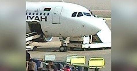 Flight Attendant Forced To Give Pilot The Worst News, He Reacts In Heroic Fashion - Vimarsana News
