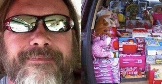 Man Spends $120 On Toys For Needy Children, Then The Unthinkable Happens - Vimarsana News
