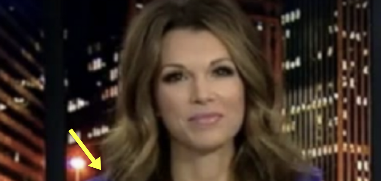 News Anchor Gets Slammed Over Her 'Inappropriate' Look, Fires Back At 'Offended' Viewers - Vimarsana News