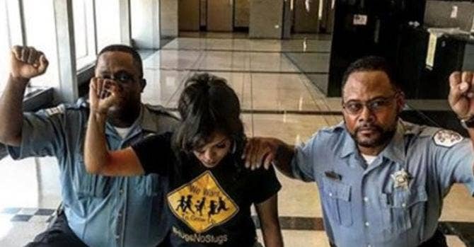 Police Officers Pay Tribute To Kaepernick By Taking The Knee, Then Get Bad News - Vimarsana News