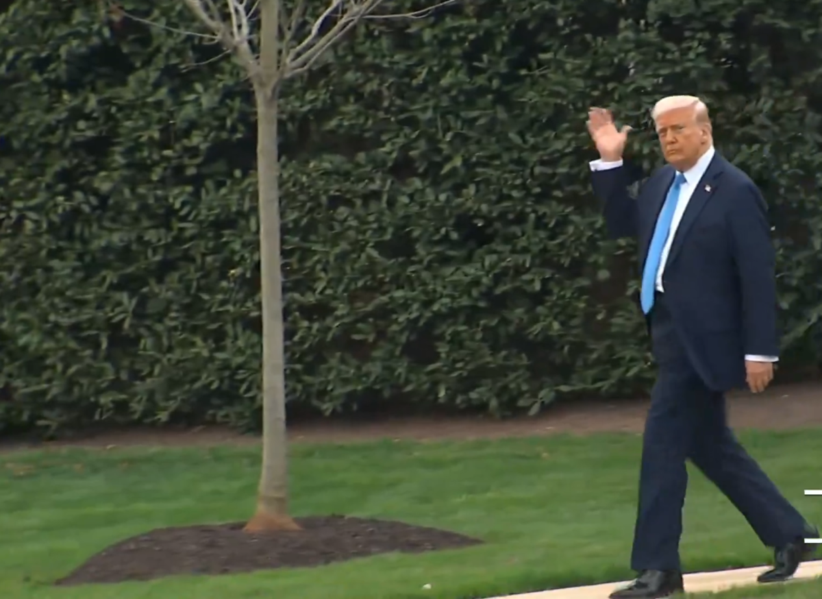 President Donald Trump walking towards Marine One appears to have lost weight, Photo Credit: Bo Loudon/X