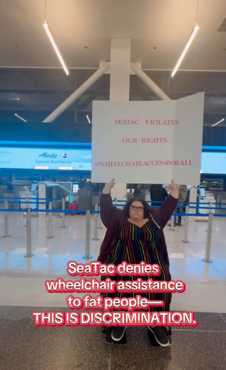 Jaelynn Chaney's protest at the Seattle-Tacoma International Airport, Photo Credit: jaebaeofficial/Tiktok