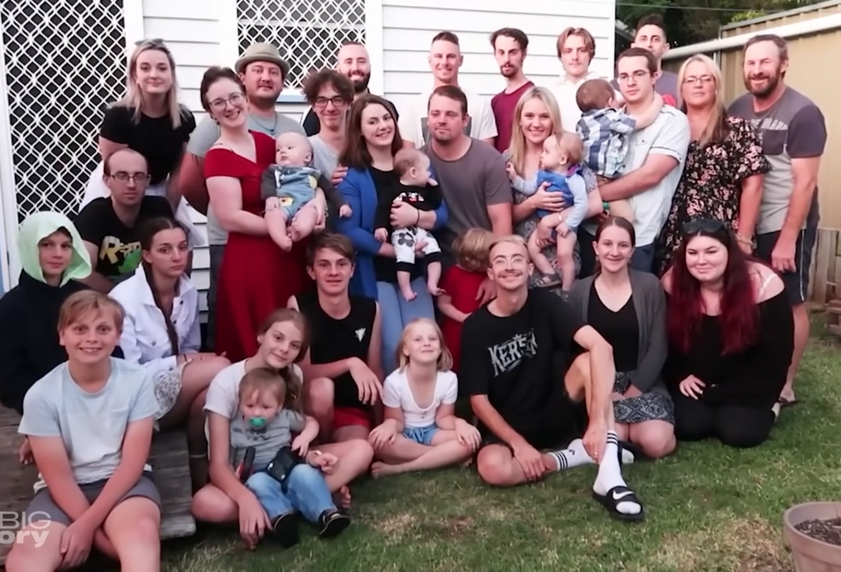 The Bonell Family, which is the largest family in Australia, Photo Credit: 7NEWS Australia/Youtube