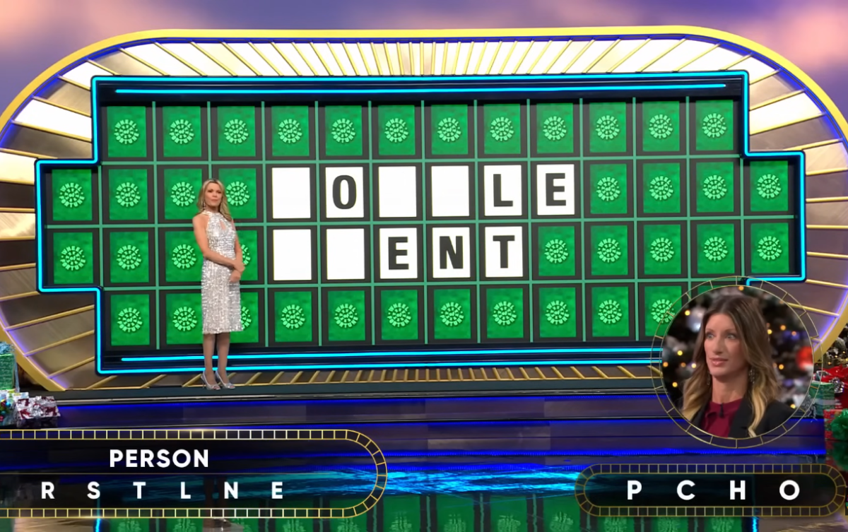 Show hostess Vanna White in a 'Wheel of Fortune' episode, Photo Credit: Wheel Of Fortune/Youtube