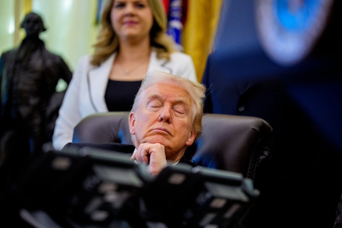 US President Donald Trump allegedly dozing off at a White House press conference, Photo Credit: ZuritaCarpio/X