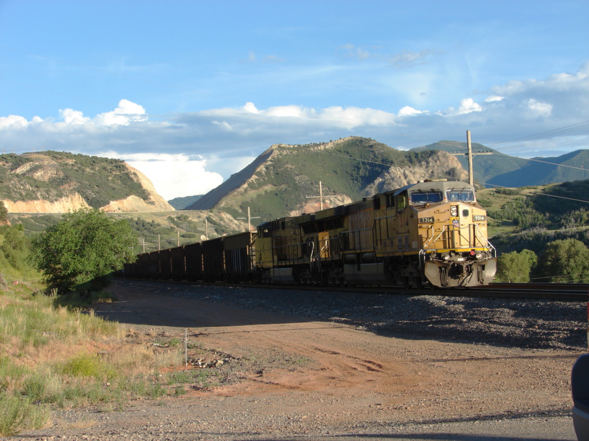 A Union Pacific coal train heading away from Thistle, Utah in Spanish Fork Canyon, Photo Credit: Wikimedia