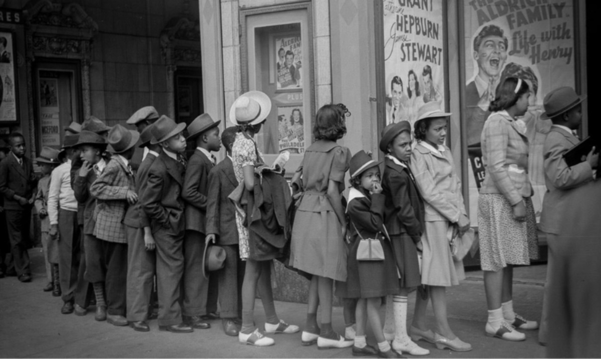 Children from 1941 waiting in a line, Photo Credit: Reddit