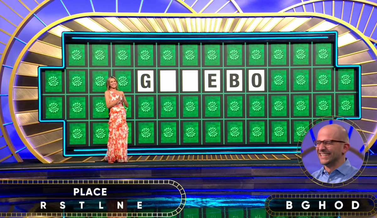 Show hostess Vanna White in a 'Wheel of Fortune' episode, Photo Credit: Wheel Of Fortune/Youtube