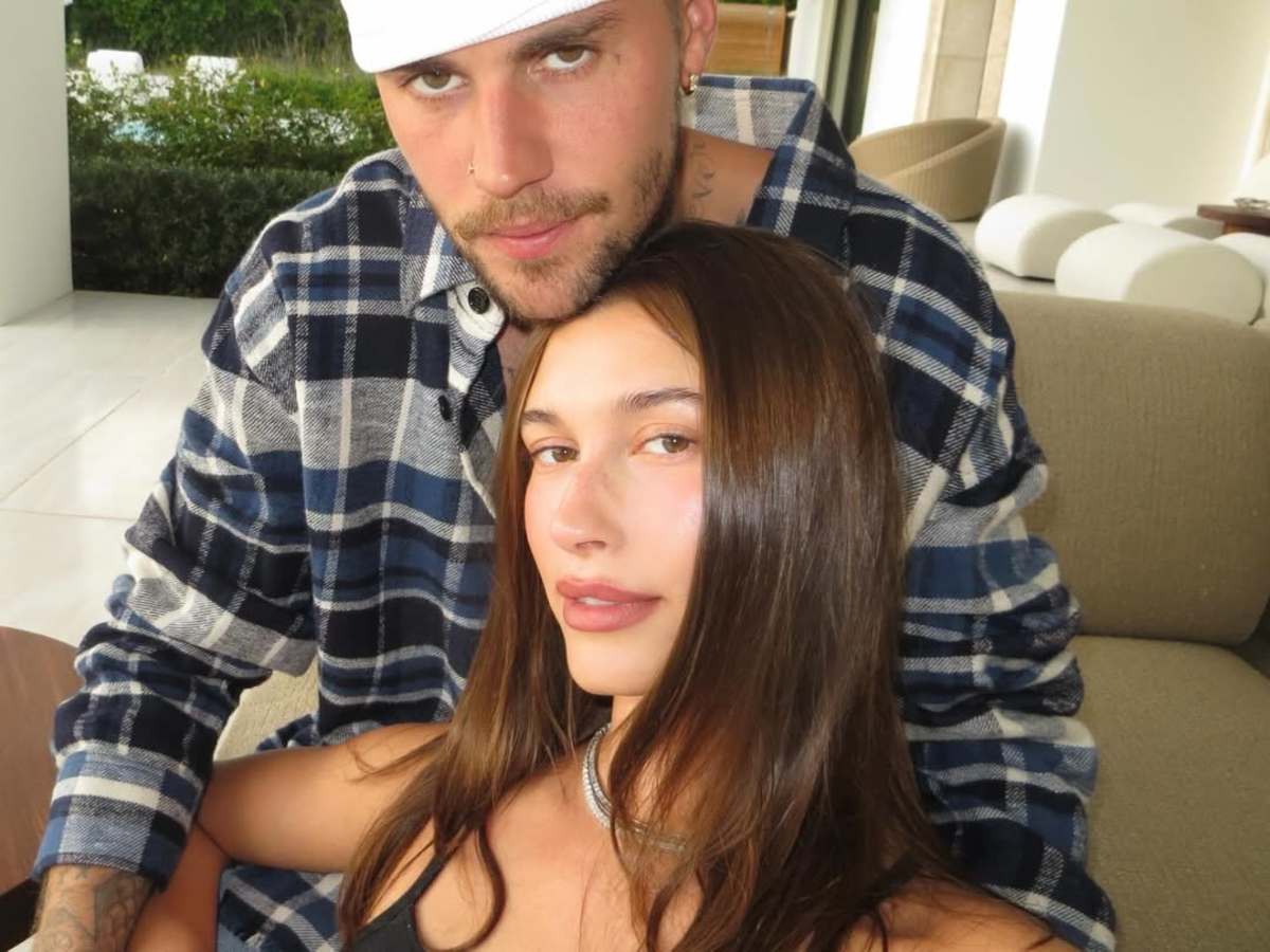 Justin and Hailey Bieber together on Thanksgiving, Photo Credit: lilbieber/X