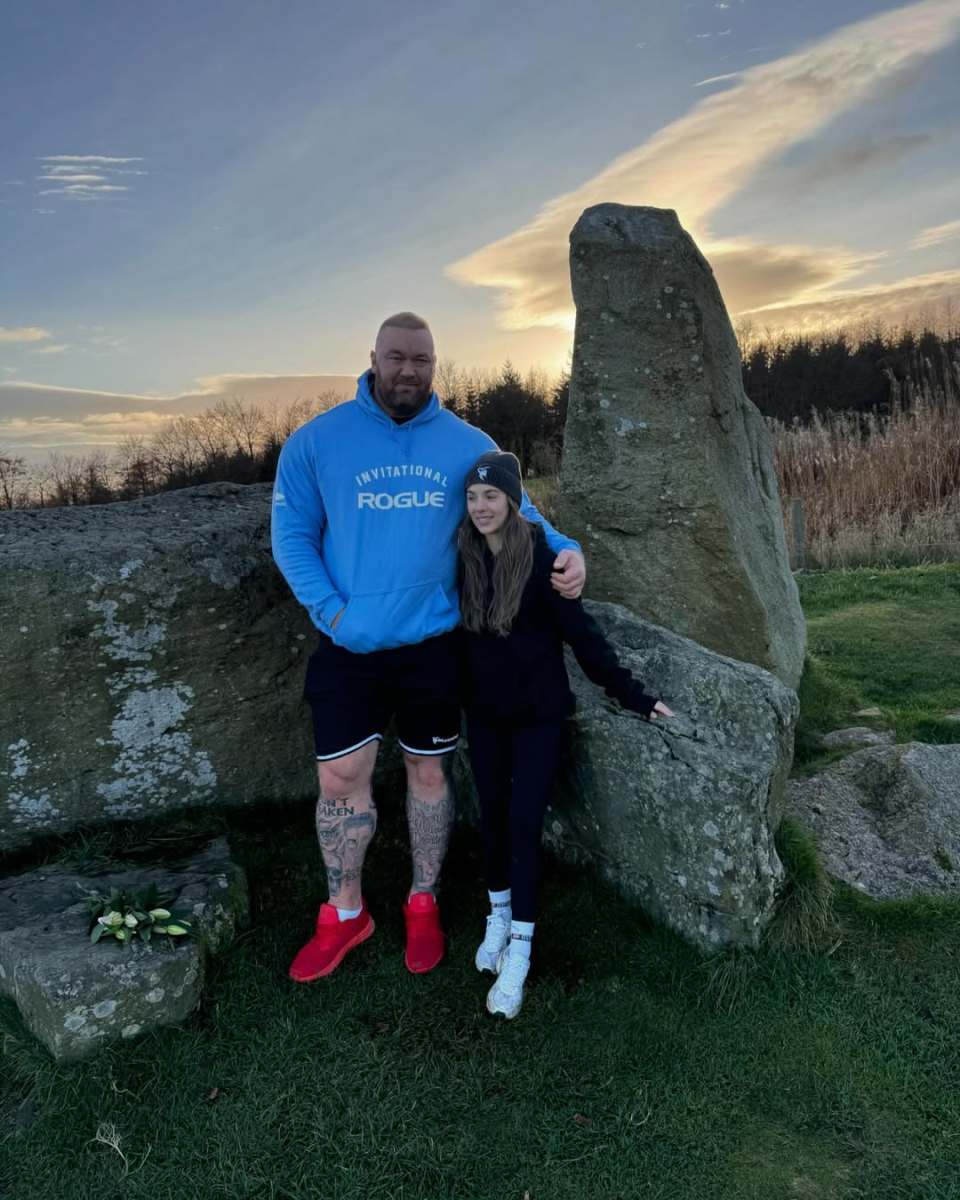 Hafthor Julius Bjornsson and Kelsey Henson in Scotland, Photo Credit: kelc33/Instagram