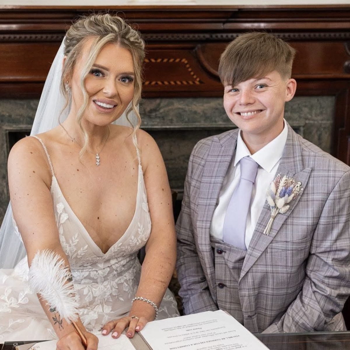 Hannah and Lauren Kaye on their wedding day, Photo Credit: thekayefam_/Instagram